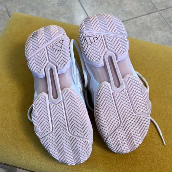 Adidas Women’s White Sneakers - Picture 5 of 9